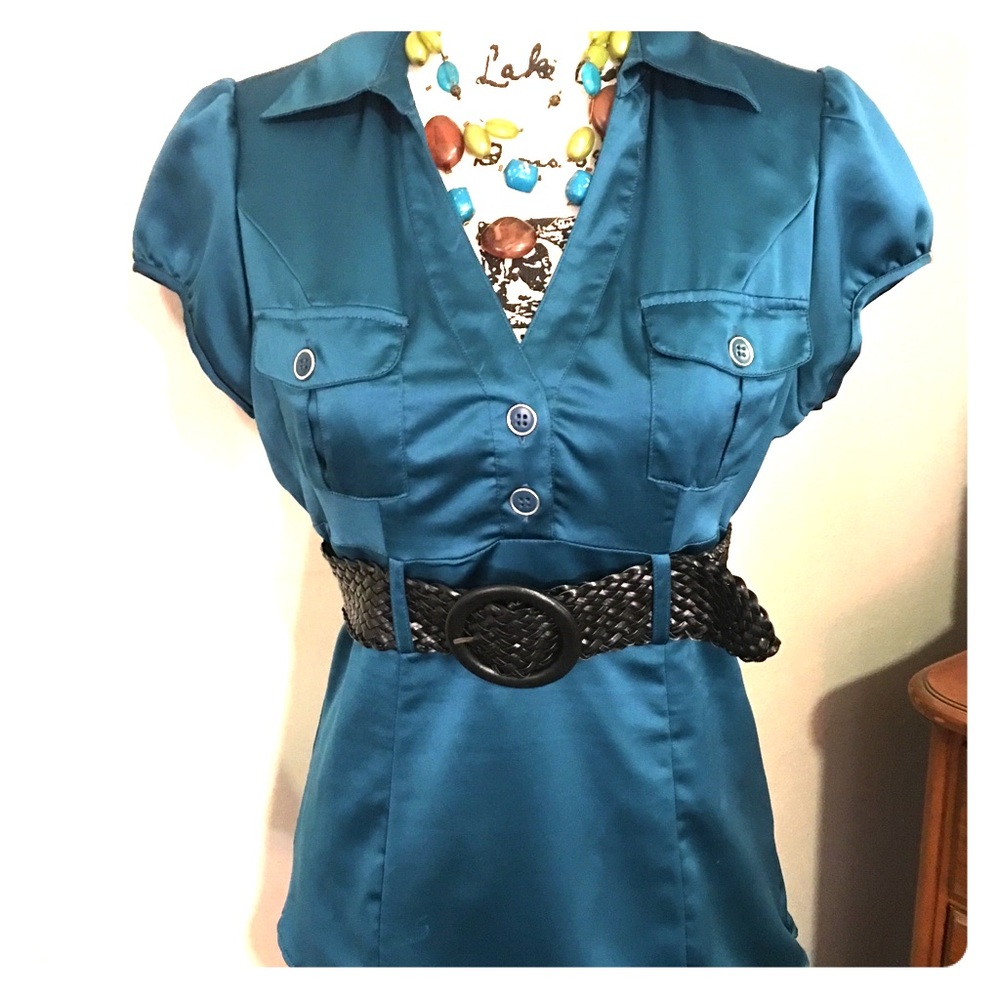 Tourquoise medium top with black waist belt